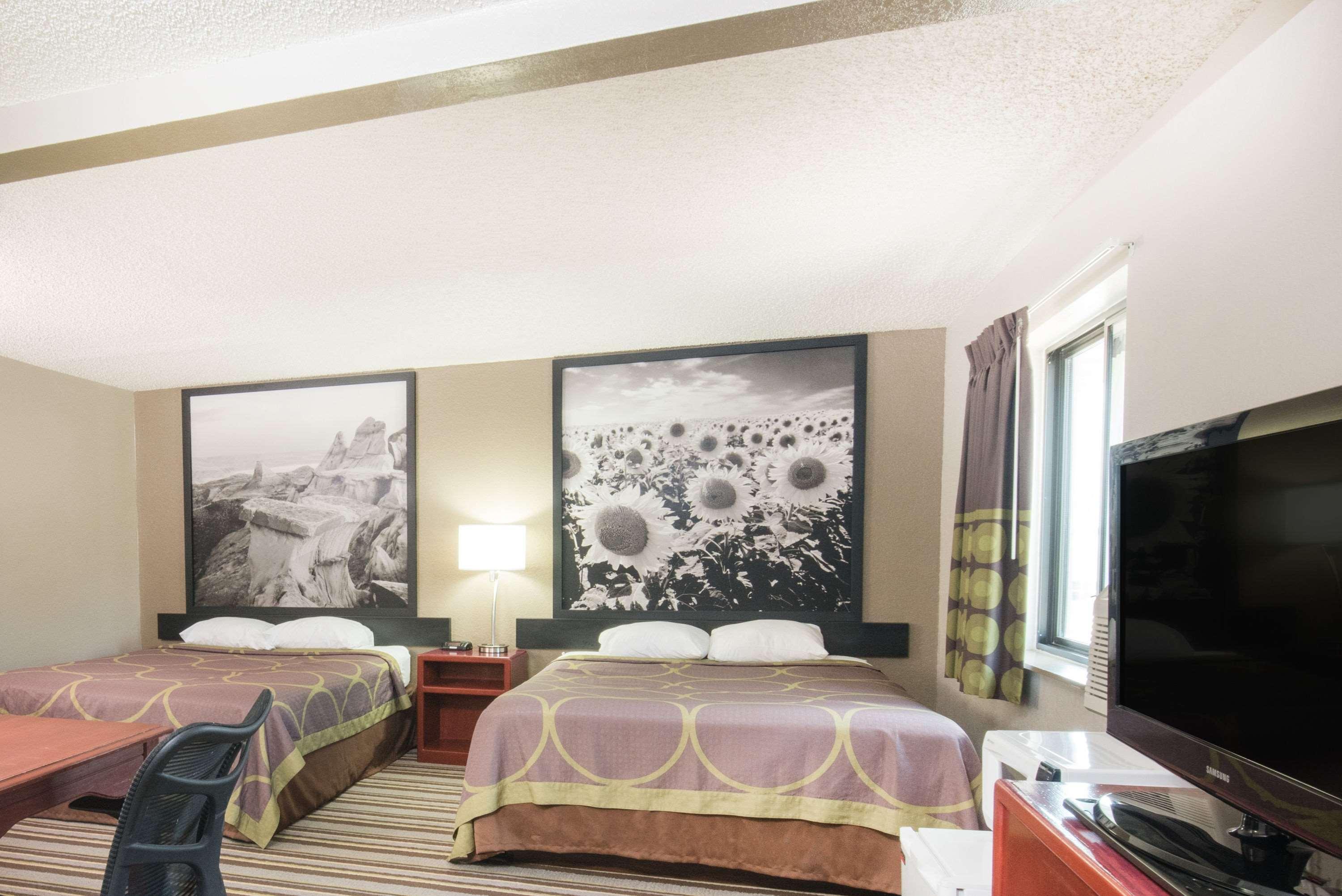 ซูเปอร์ 8 บาย วินด์แฮม เจมส์ทาวน์ Motel ภายนอก รูปภาพ