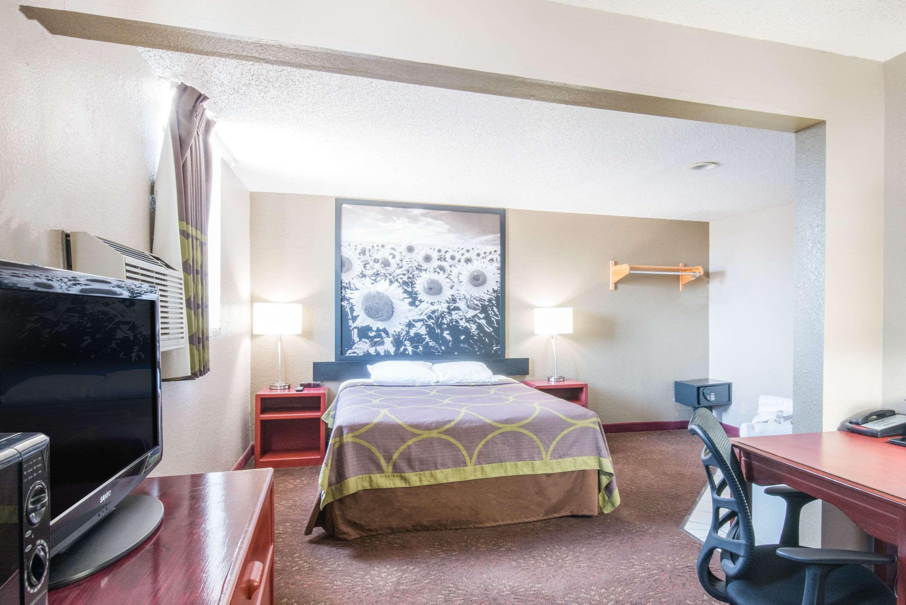 ซูเปอร์ 8 บาย วินด์แฮม เจมส์ทาวน์ Motel ภายนอก รูปภาพ