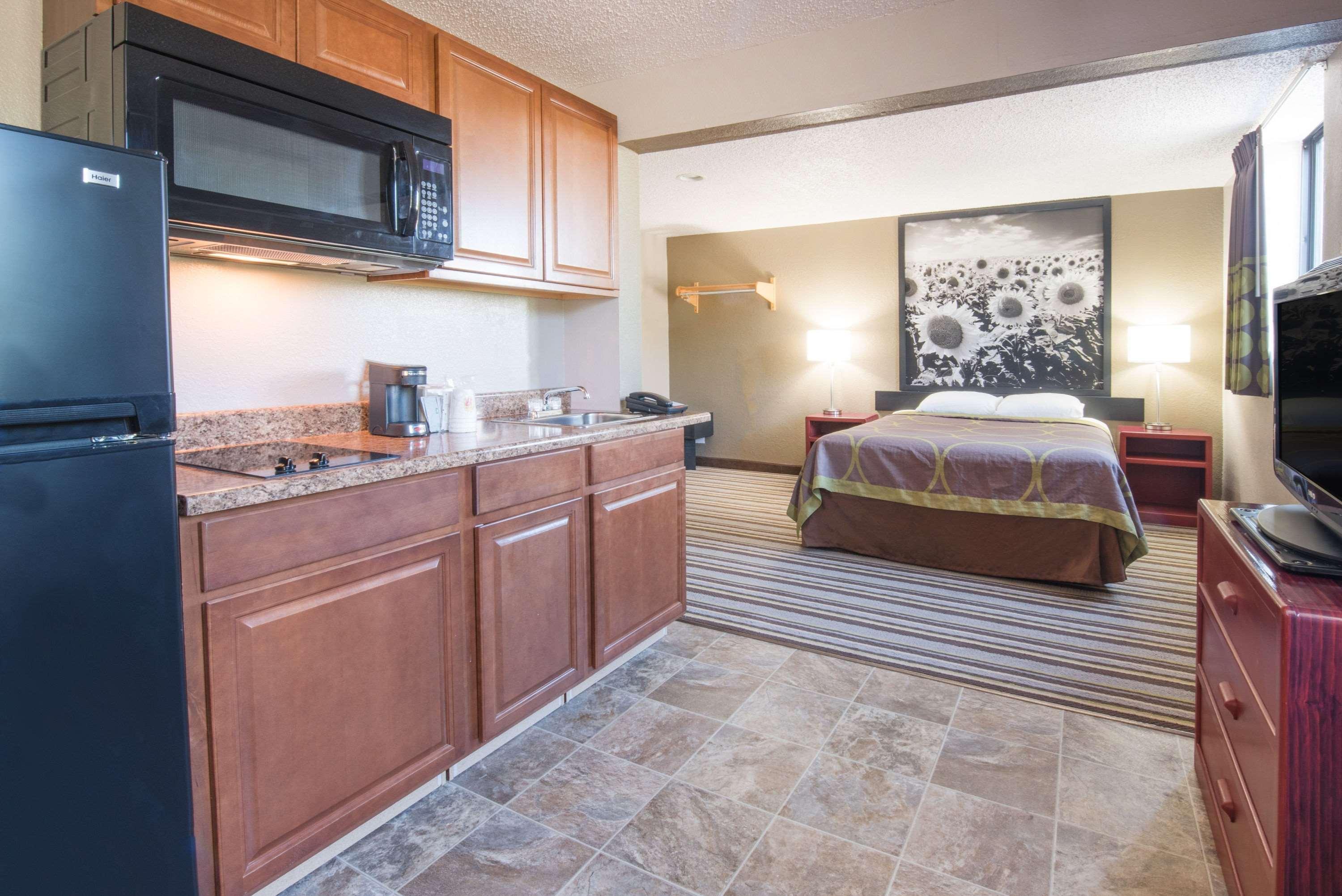 ซูเปอร์ 8 บาย วินด์แฮม เจมส์ทาวน์ Motel ภายนอก รูปภาพ